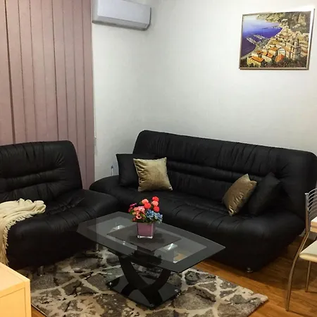 Leon Apartment